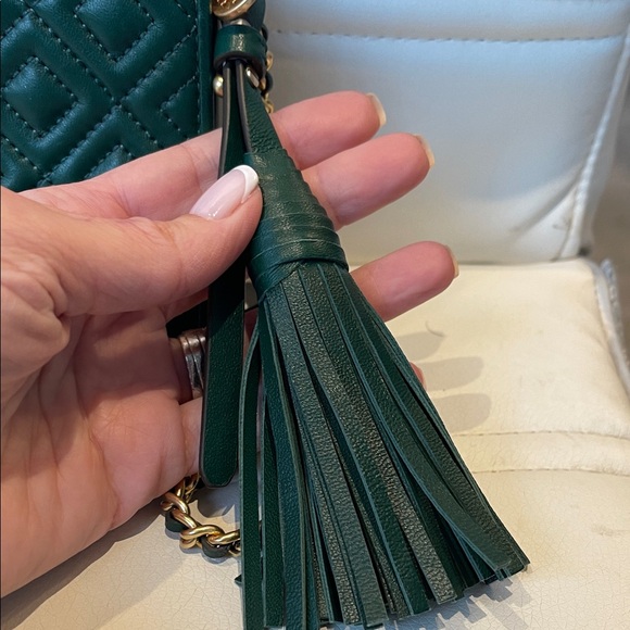 NWT Elegant Green Quilted Chain Crossbody Bag - Picture 2 of 9